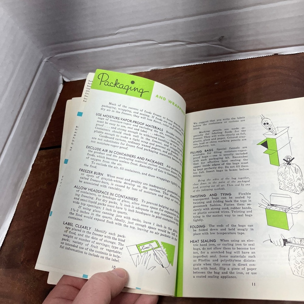 FREEZING Foods at home Shirley Rolfs 1957 Vintage Cookbook Montgomery Ward - Picture 4 of 5